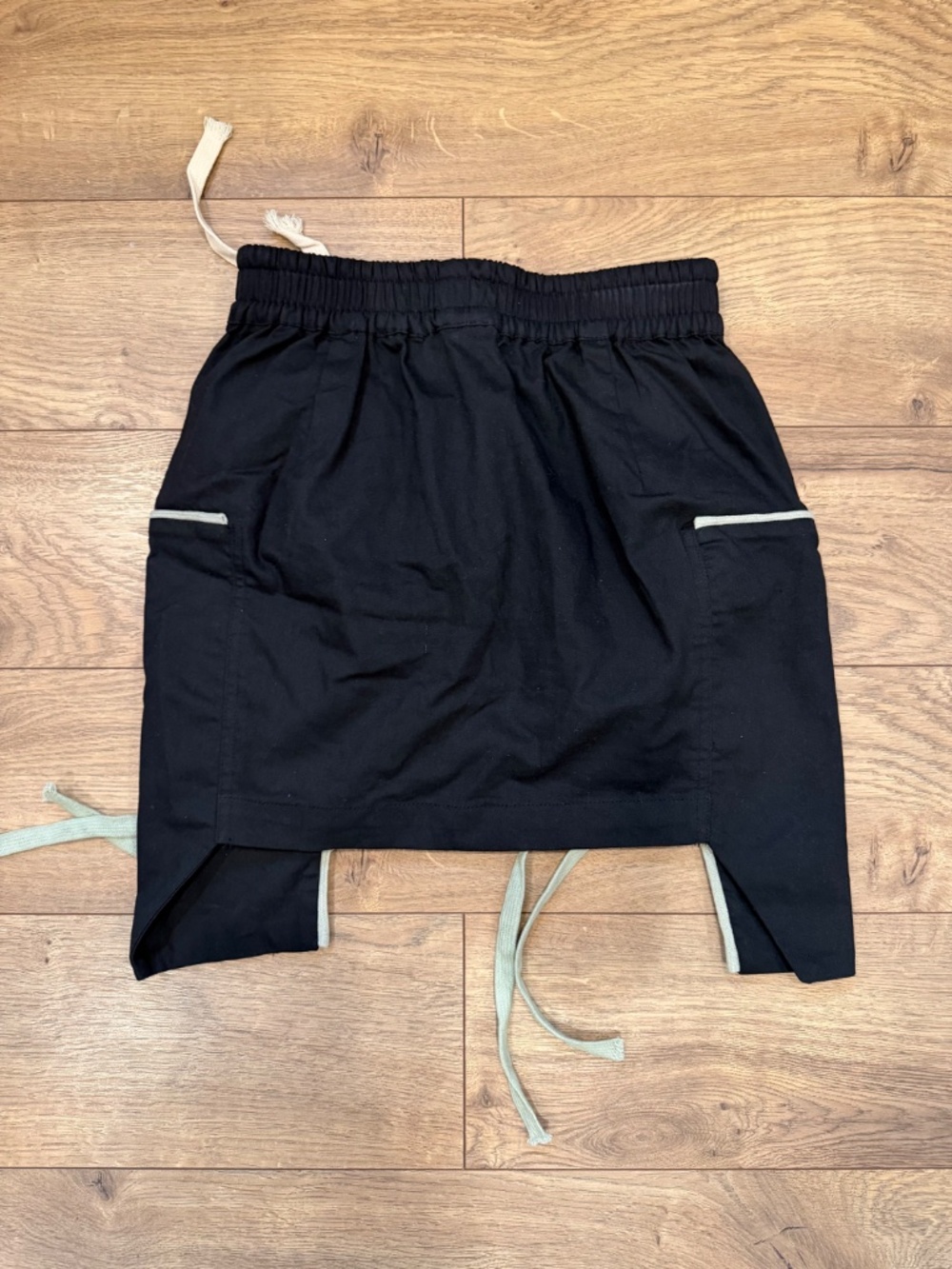Akira skirt - Picture 2 of 3
